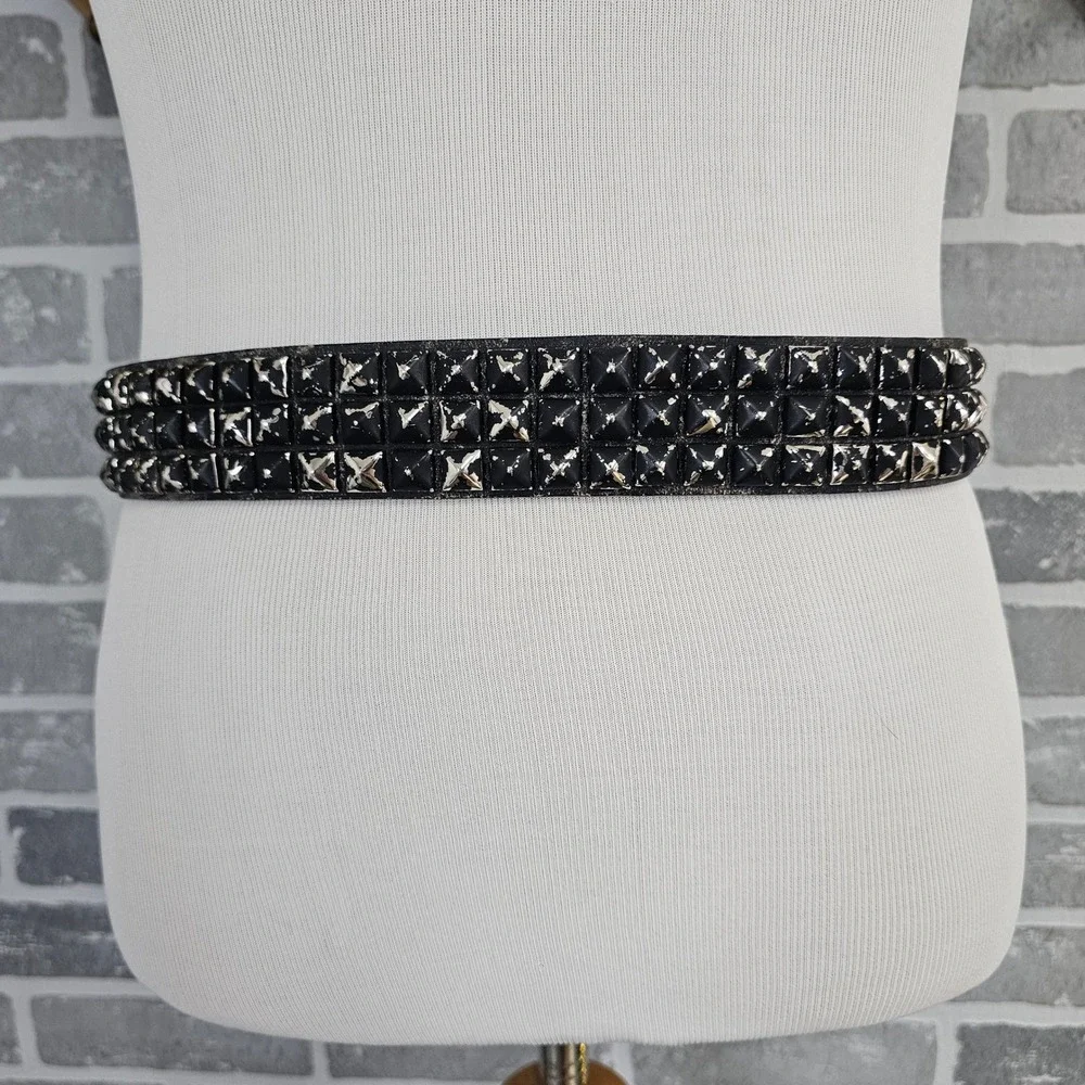 Black Studded Leather Distressed Belt Mens 34 Punk Grunge Goth Y2K Unisex